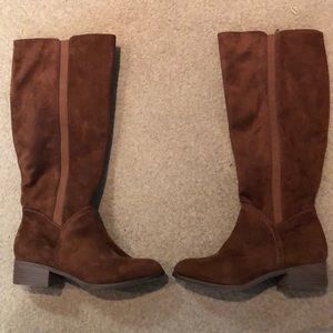Universal thread boots